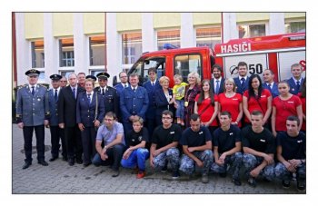 Odovzdávanie hasičského vozidla