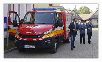 Odovzdávanie hasičského vozidla